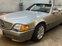 Image 3 of 24 of a 1992 MERCEDES-BENZ 500 500SL