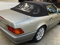 Image 6 of 24 of a 1992 MERCEDES-BENZ 500 500SL