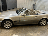 Image 13 of 24 of a 1992 MERCEDES-BENZ 500 500SL