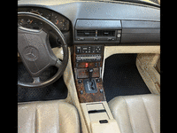 Image 22 of 24 of a 1992 MERCEDES-BENZ 500 500SL