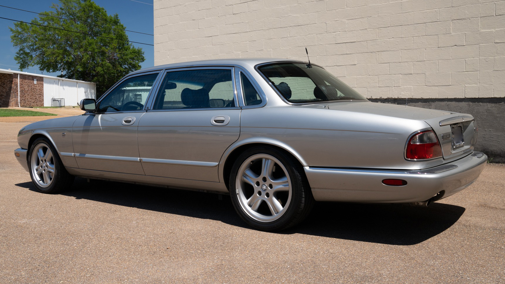 3rd Image of a 1998 JAGUAR XJ8 XJ L