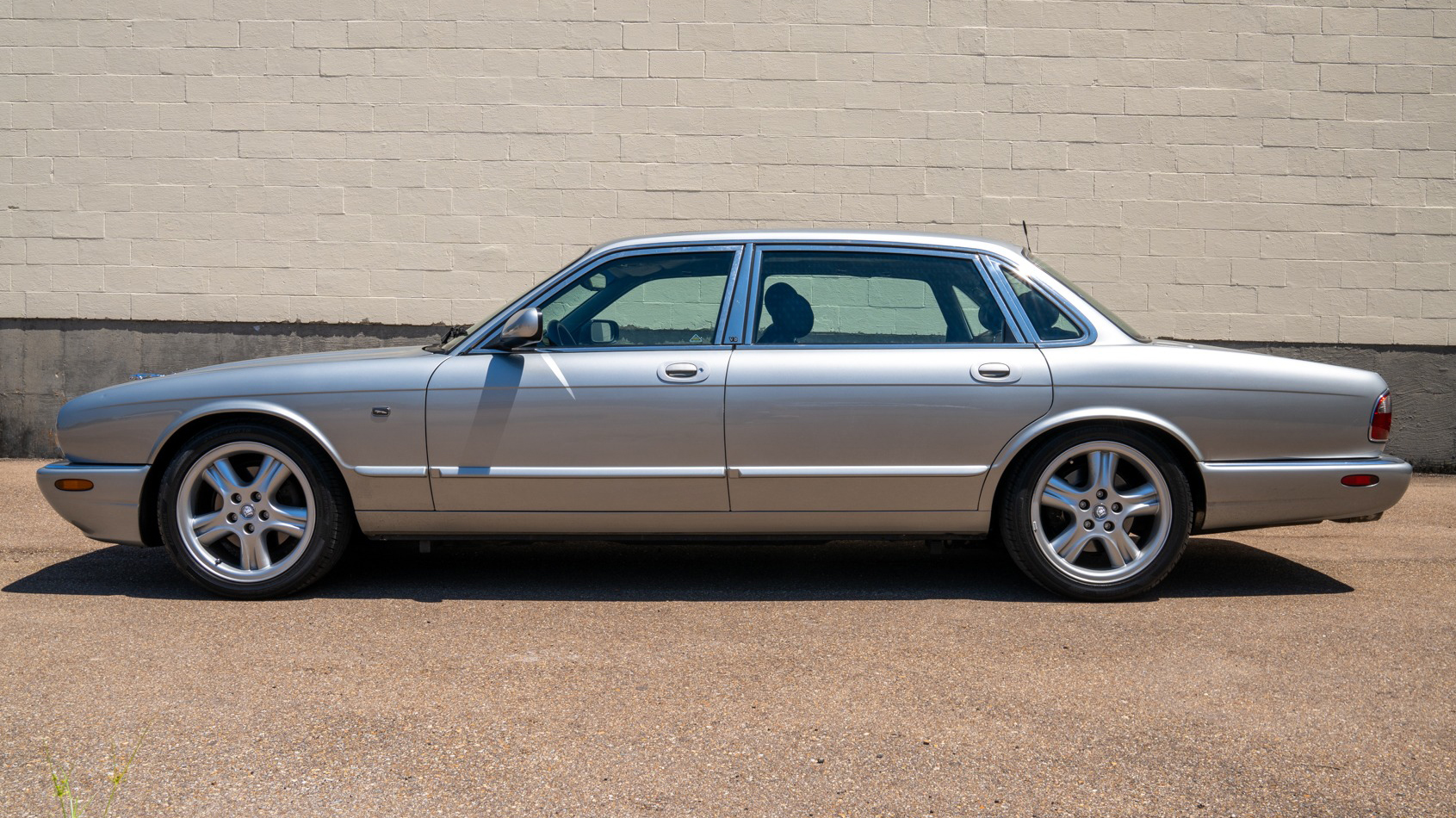 7th Image of a 1998 JAGUAR XJ8 XJ L