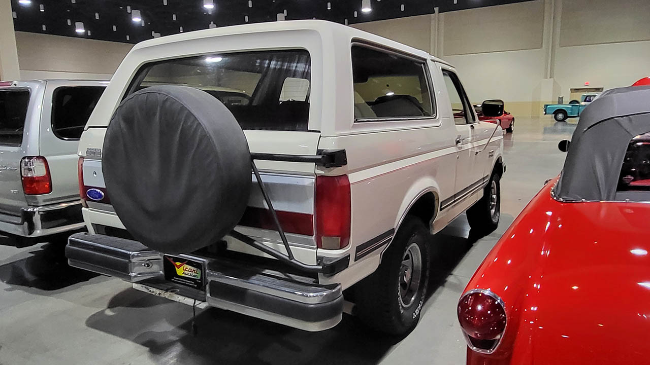 2nd Image of a 1991 FORD BRONCO