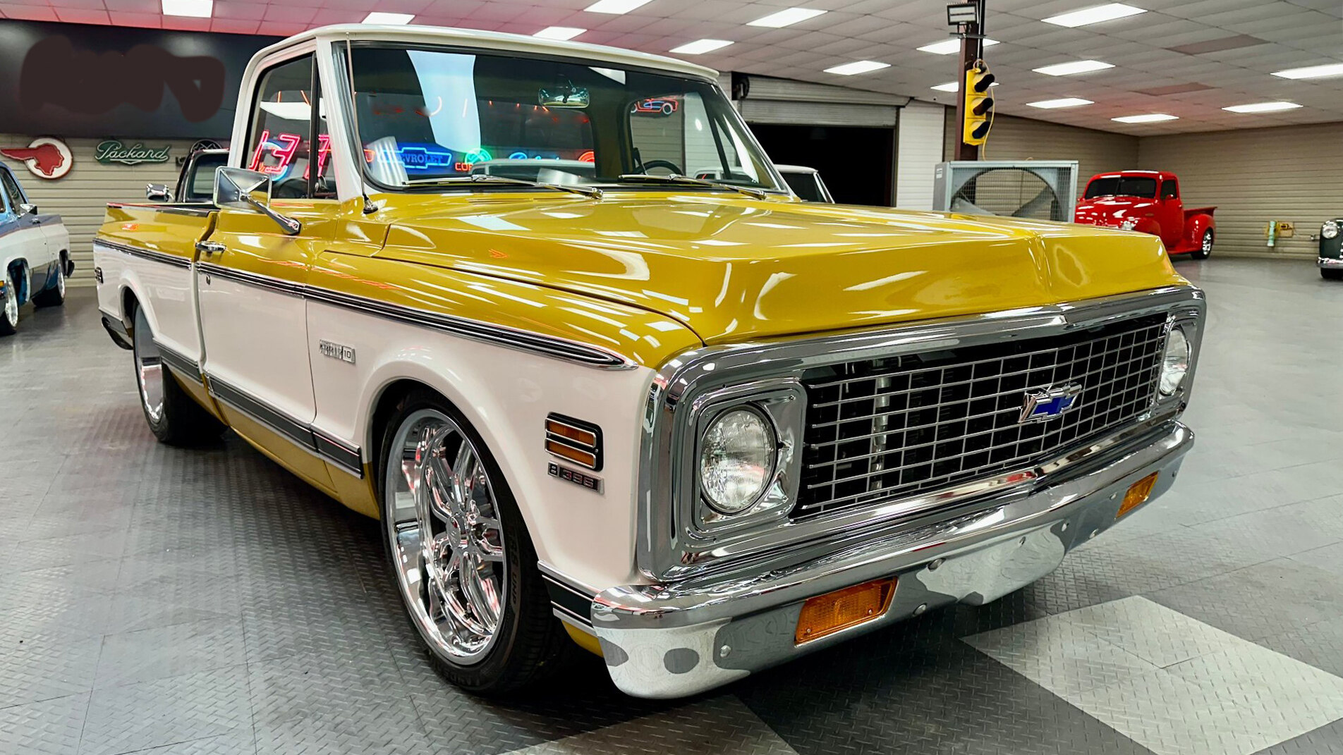 2nd Image of a 1971 CHEVROLET C10