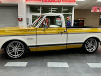 Image 4 of 35 of a 1971 CHEVROLET C10