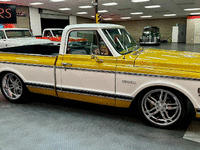 Image 5 of 35 of a 1971 CHEVROLET C10