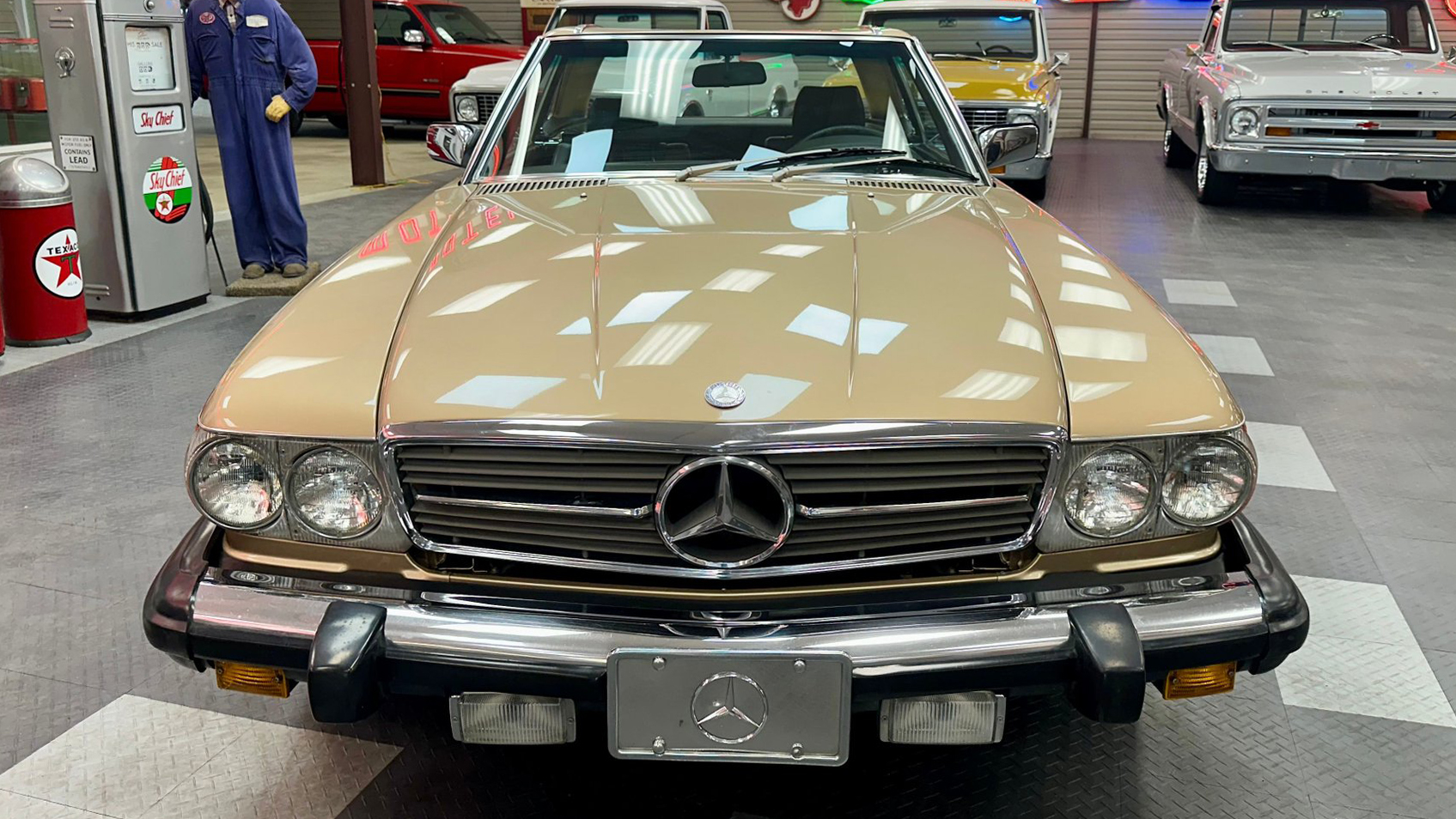 2nd Image of a 1985 MERCEDES-BENZ 380 380SL