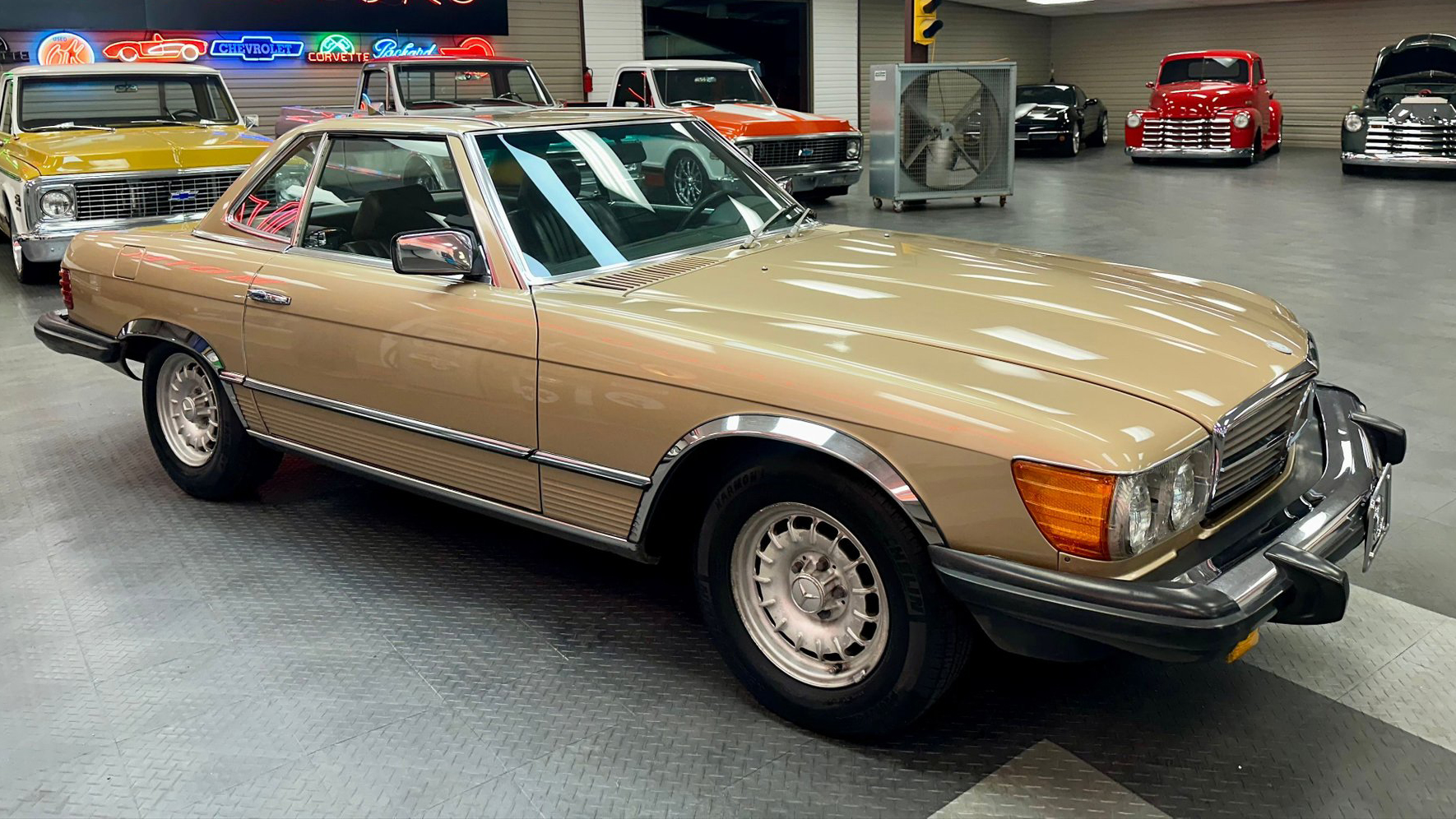 3rd Image of a 1985 MERCEDES-BENZ 380 380SL