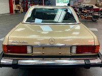 Image 7 of 27 of a 1985 MERCEDES-BENZ 380 380SL