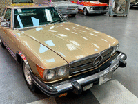 Image 11 of 27 of a 1985 MERCEDES-BENZ 380 380SL