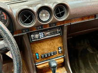 Image 18 of 27 of a 1985 MERCEDES-BENZ 380 380SL