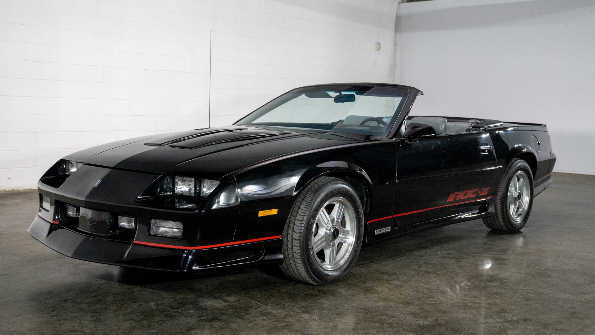 0th Image of a 1992 CHEVROLET CAMARO IROC Z28