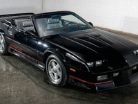 Image 4 of 28 of a 1992 CHEVROLET CAMARO IROC Z28