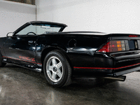 Image 6 of 28 of a 1992 CHEVROLET CAMARO IROC Z28