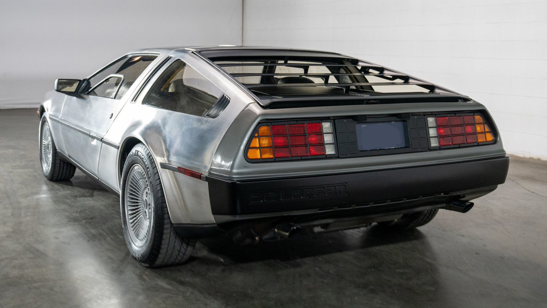 4th Image of a 1981 DELOREAN DMC 12