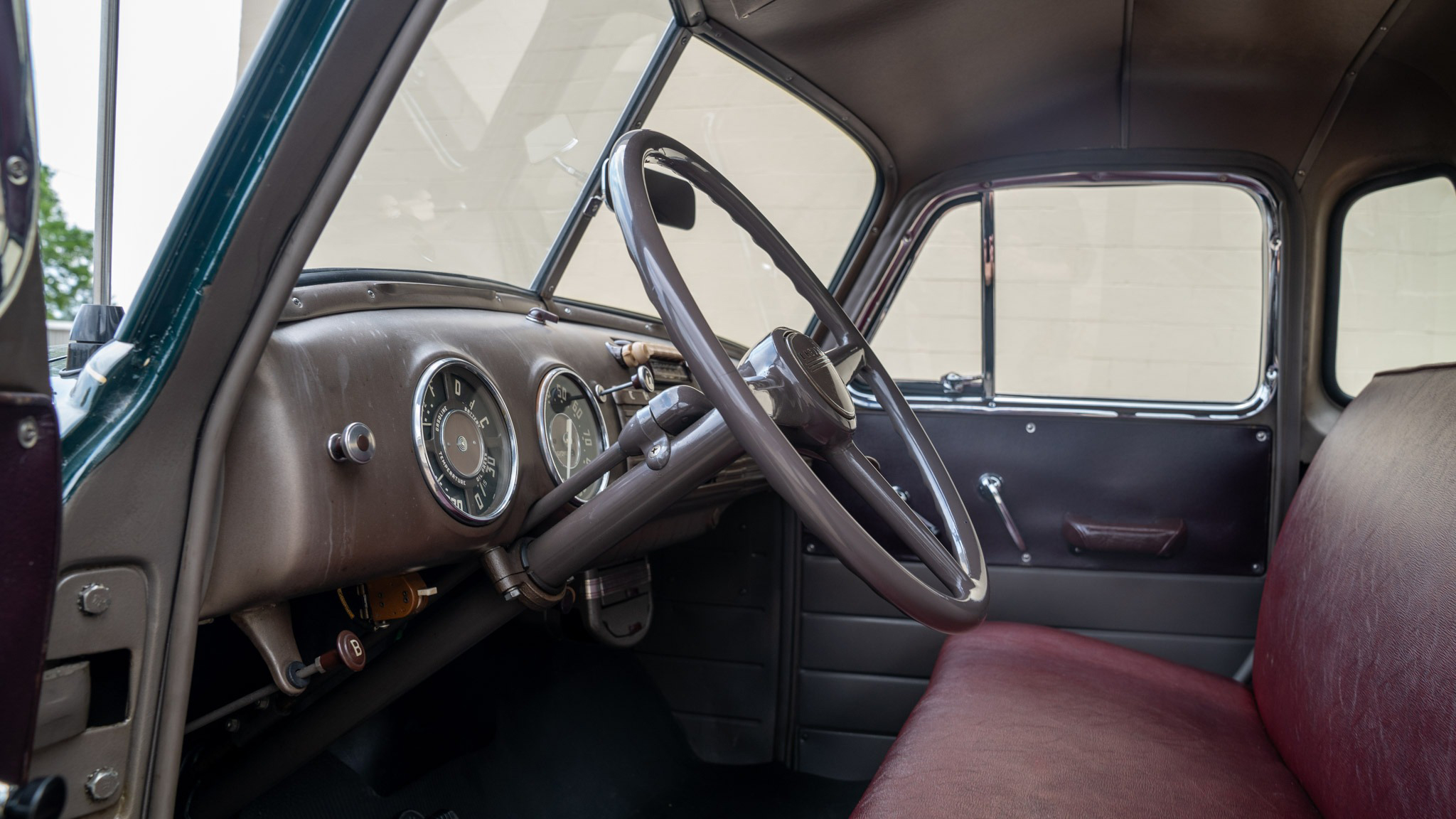 23rd Image of a 1952 CHEVROLET 3100 5 WINDOW