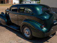 Image 5 of 28 of a 1939 PONTIAC 2D