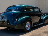 Image 7 of 28 of a 1939 PONTIAC 2D