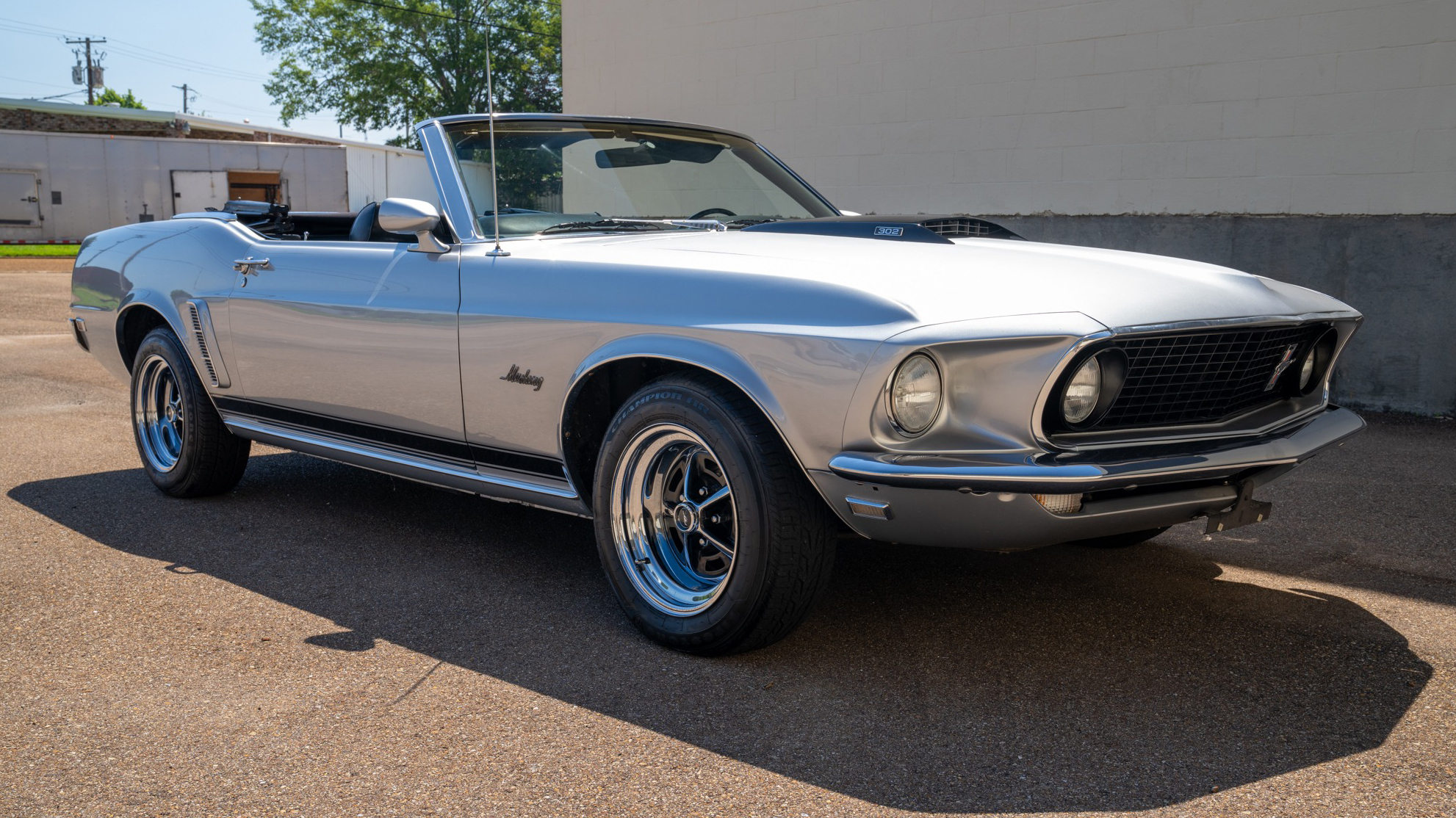 3rd Image of a 1969 FORD MUSTANG