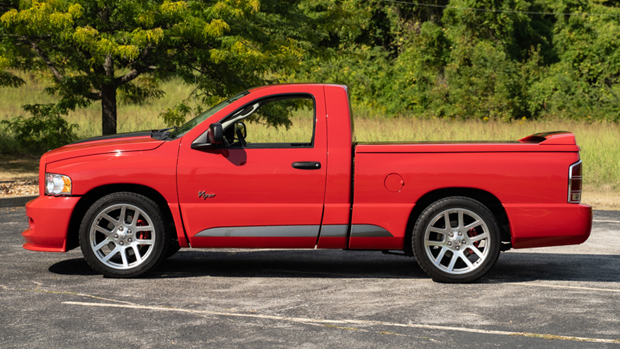 3rd Image of a 2004 DODGE RAM SRT-10