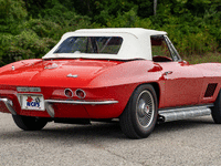 Image 3 of 19 of a 1967 CHEVROLET CORVETTE