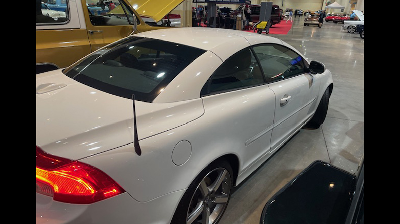 3rd Image of a 2011 VOLVO C70 T5