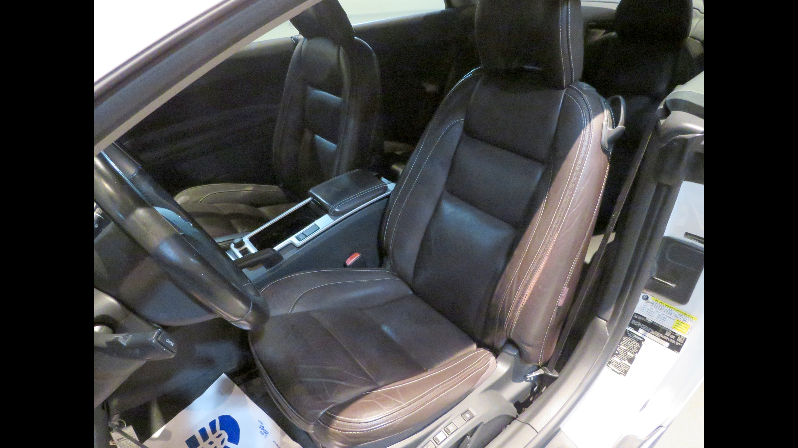 6th Image of a 2011 VOLVO C70 T5