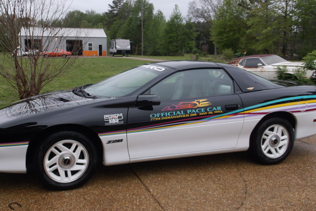 2nd Image of a 1993 CHEVROLET CAMARO Z28