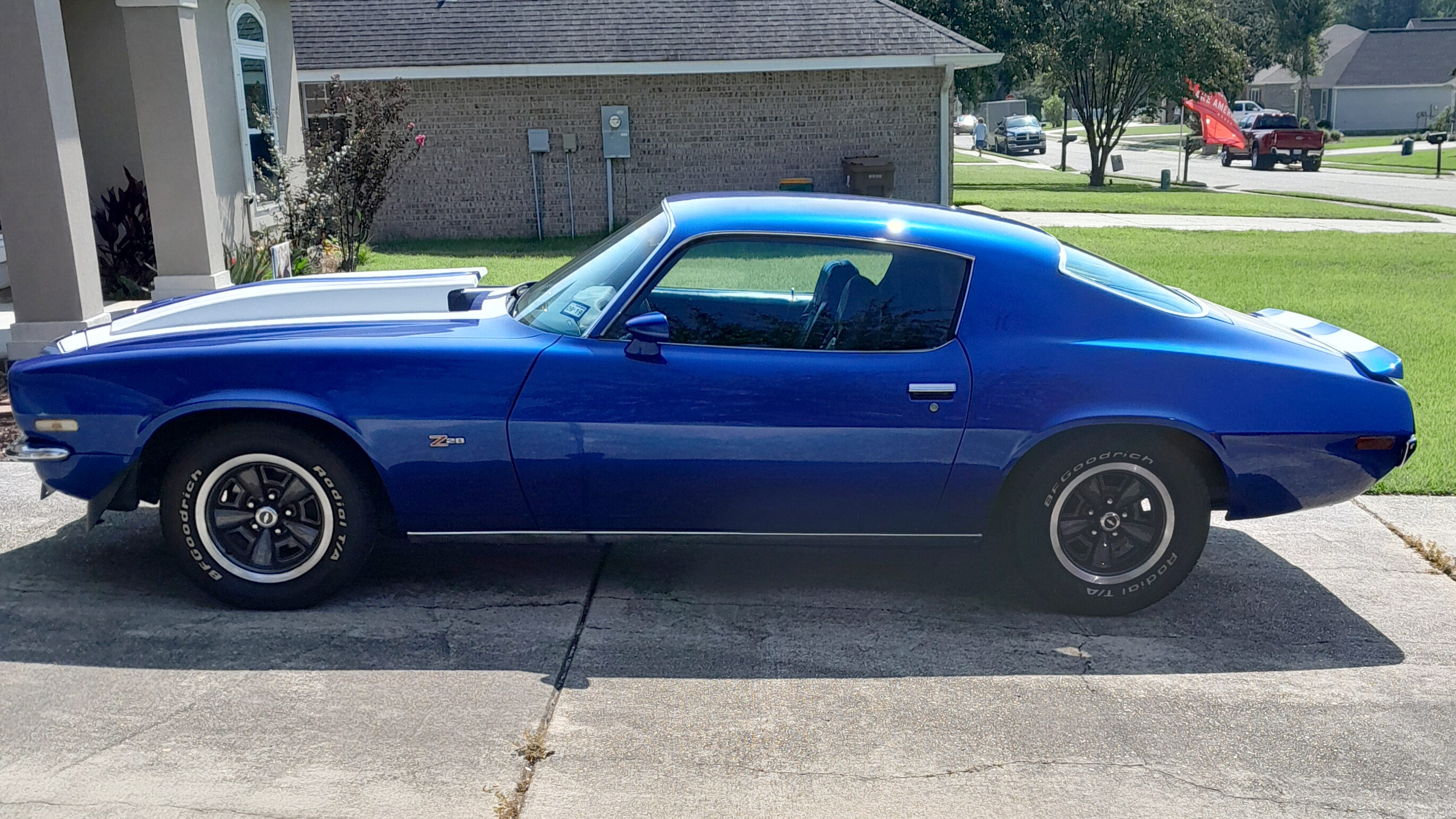 2nd Image of a 1972 CHEVROLET CAMARO