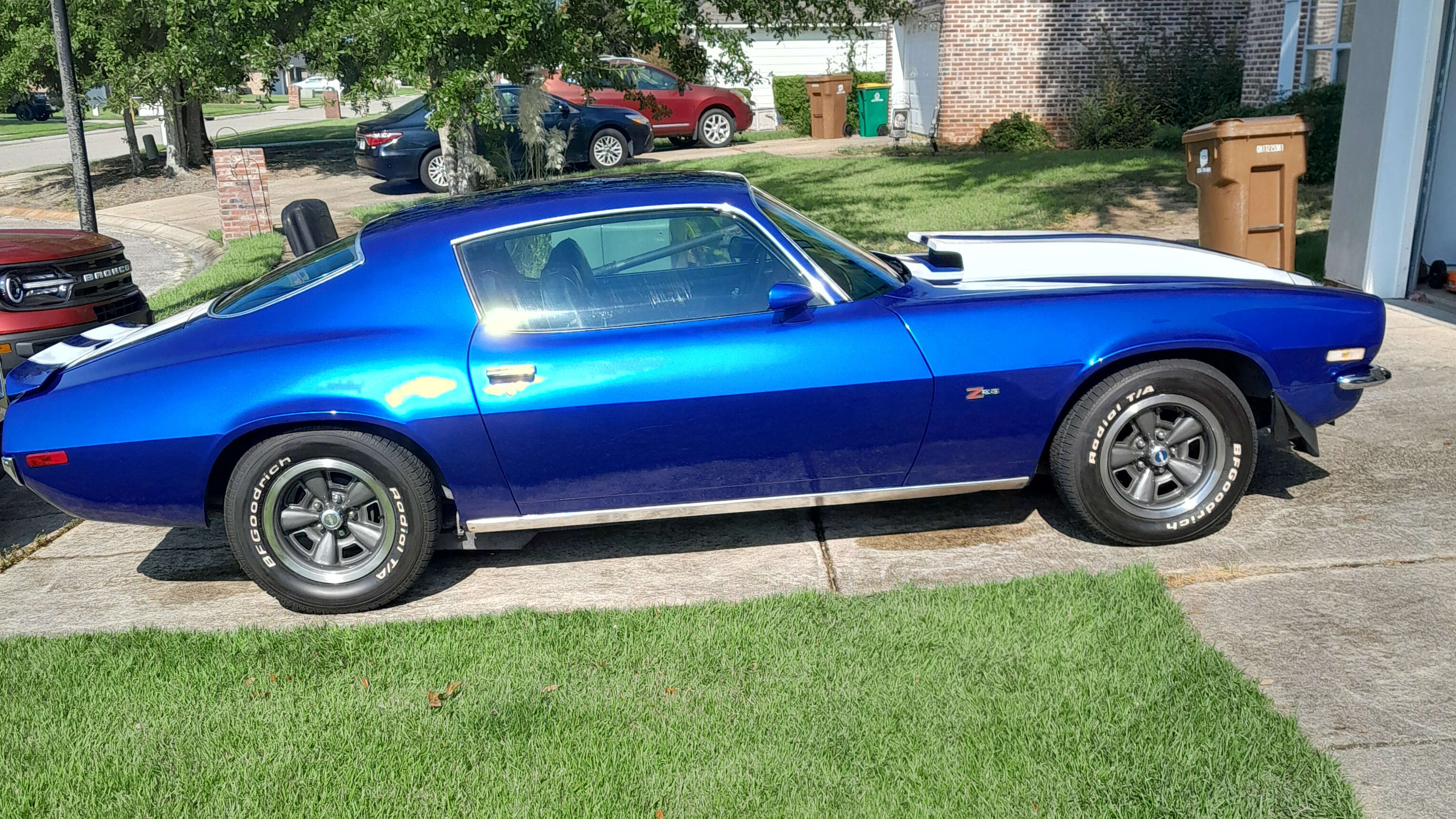 3rd Image of a 1972 CHEVROLET CAMARO