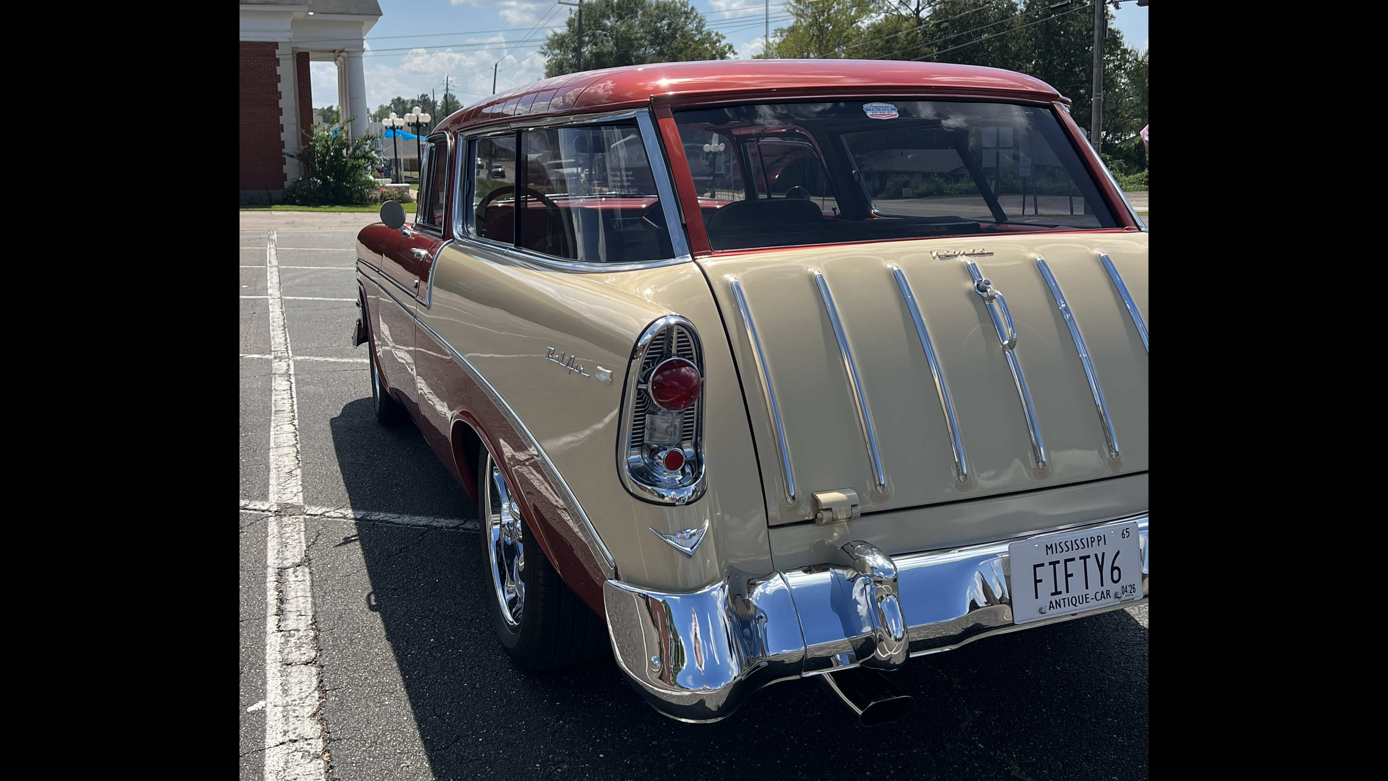 2nd Image of a 1956 CHEVROLET NOMAD