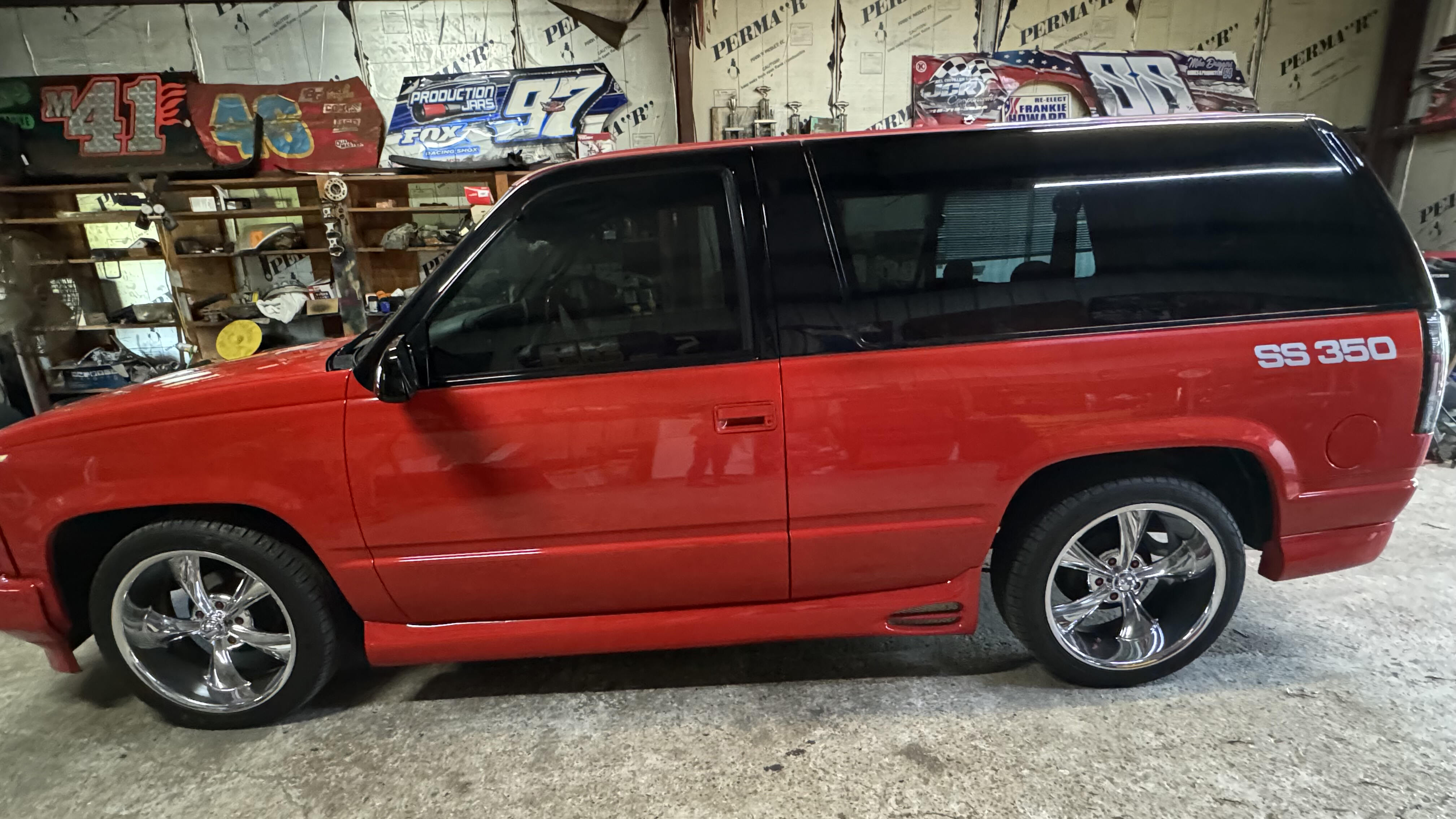 1st Image of a 1996 CHEVROLET TAHOE