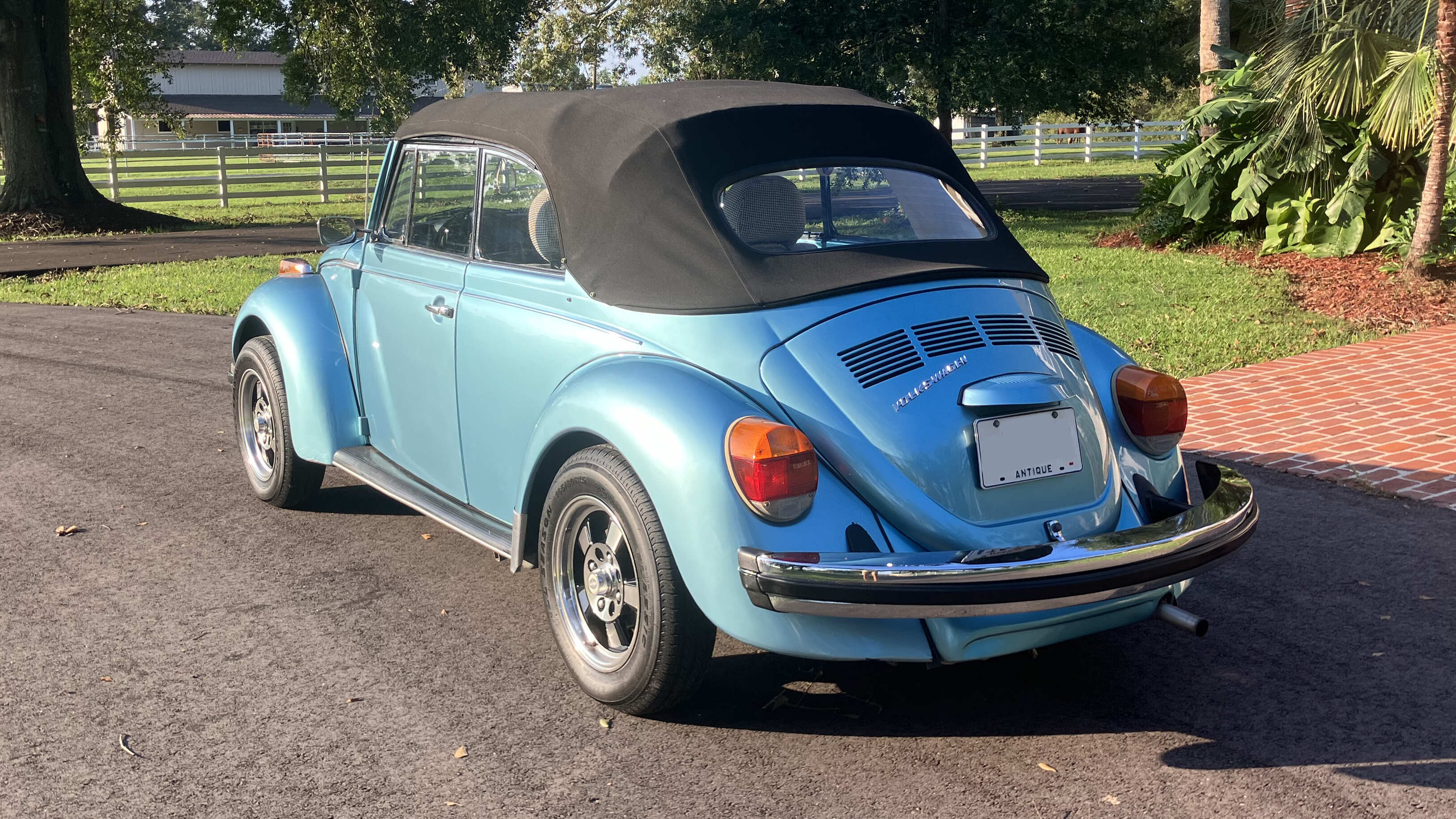 3rd Image of a 1979 VOLKSWAGEN SUPER BEETLE