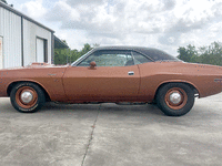 Image 4 of 15 of a 1970 DODGE CHALLENGER