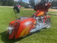 Image 4 of 7 of a 2011 HARLEY DAVIDSON FLHX