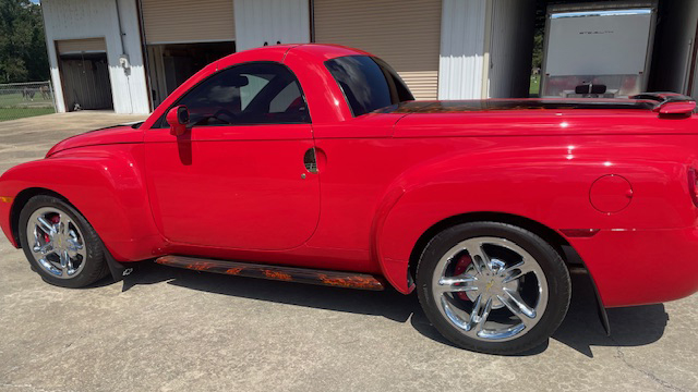 2nd Image of a 2005 CHEVROLET SSR