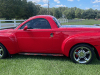 Image 2 of 12 of a 2005 CHEVROLET SSR