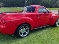 Image 4 of 12 of a 2005 CHEVROLET SSR