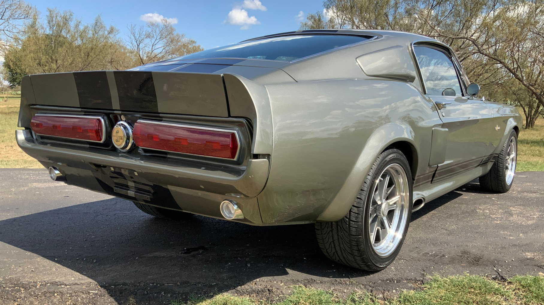 3rd Image of a 1968 FORD MUSTANG FASTBACK