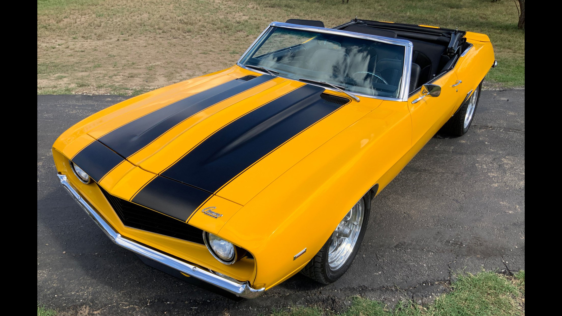 2nd Image of a 1969 CHEVROLET CAMARO