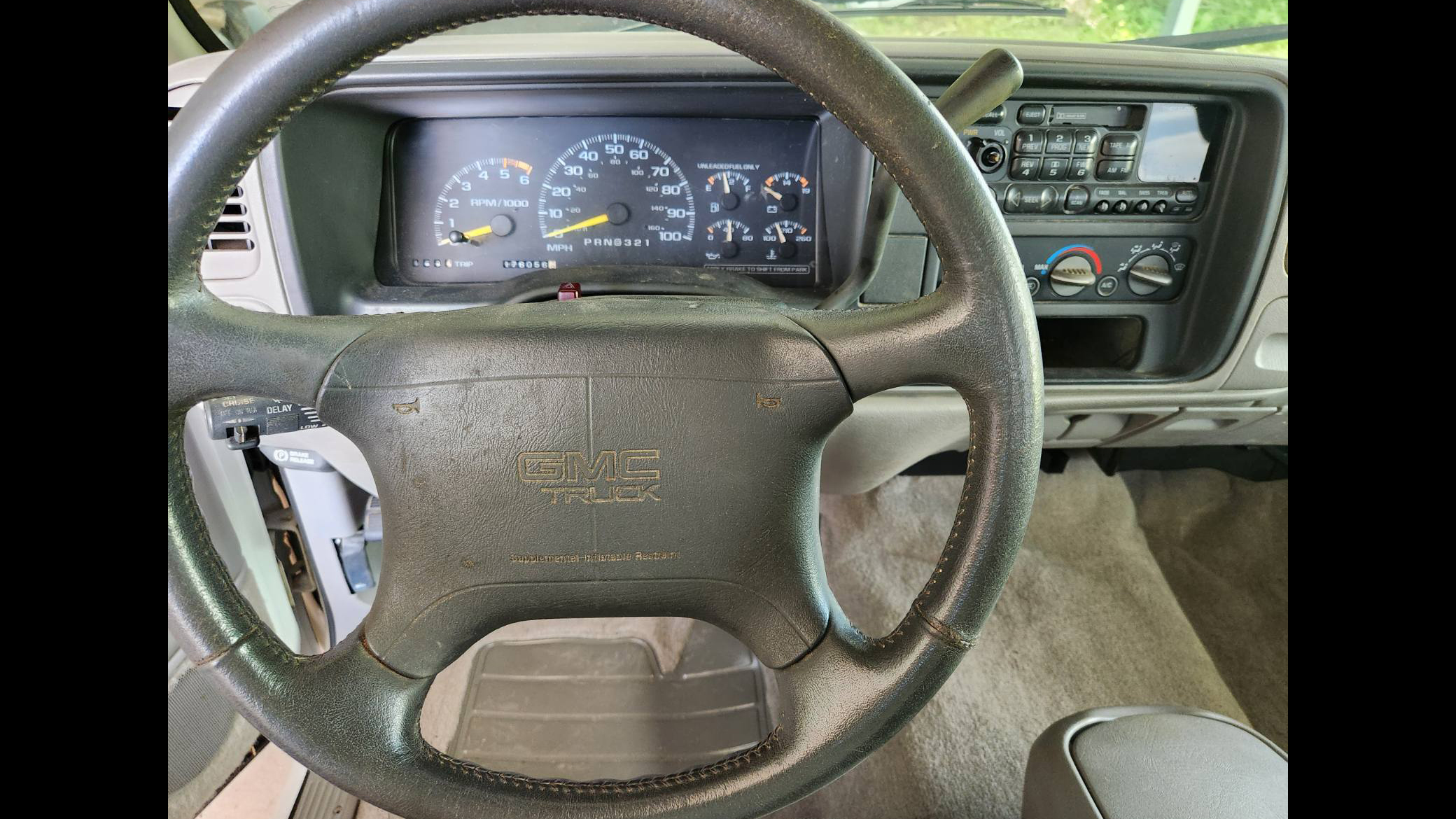 8th Image of a 1996 GMC YUKON