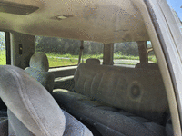 Image 10 of 12 of a 1996 GMC YUKON