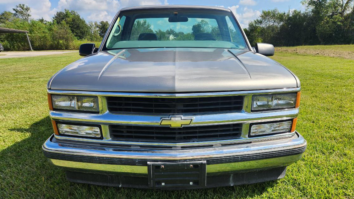 3rd Image of a 1998 CHEVROLET CHEYENNE