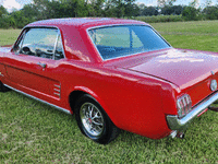 Image 3 of 14 of a 1966 FORD MUSTANG