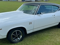 Image 2 of 19 of a 1969 CHEVROLET CHEVELLE