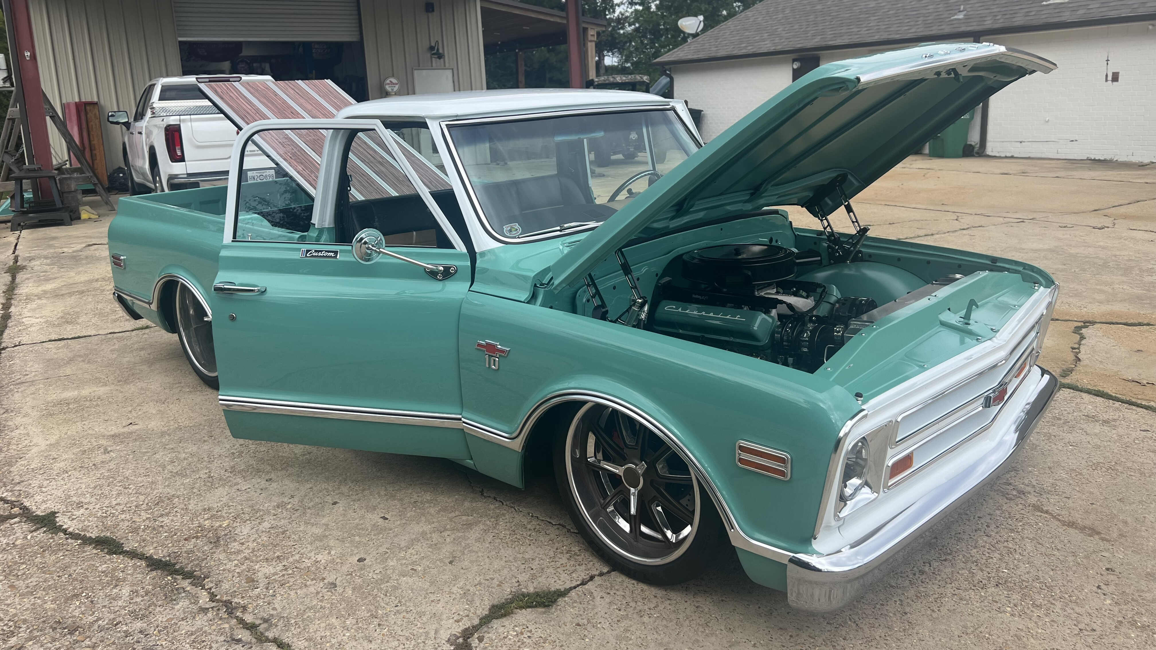 7th Image of a 1968 CHEVROLET C10