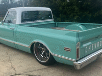 Image 3 of 30 of a 1968 CHEVROLET C10