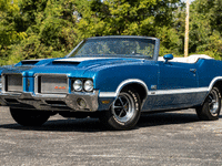 Image 2 of 23 of a 1972 OLDSMOBILE CUTLASS SUPREME