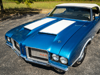 Image 3 of 23 of a 1972 OLDSMOBILE CUTLASS SUPREME