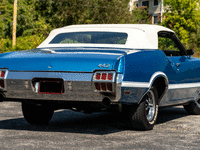 Image 4 of 23 of a 1972 OLDSMOBILE CUTLASS SUPREME